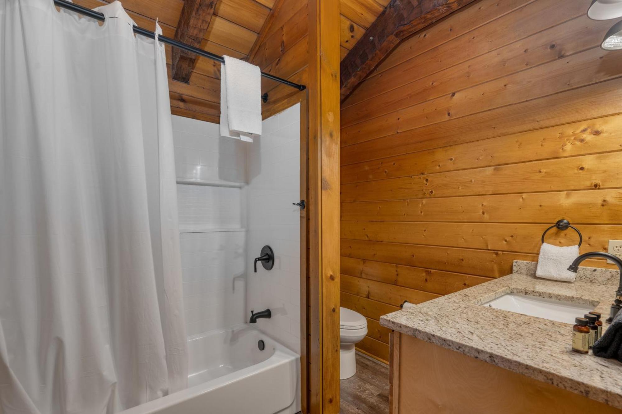 Dudley I By Avantstay Cosy Cabin W Hot Tub Incredible Views Пиджен Фордж Екстериор снимка