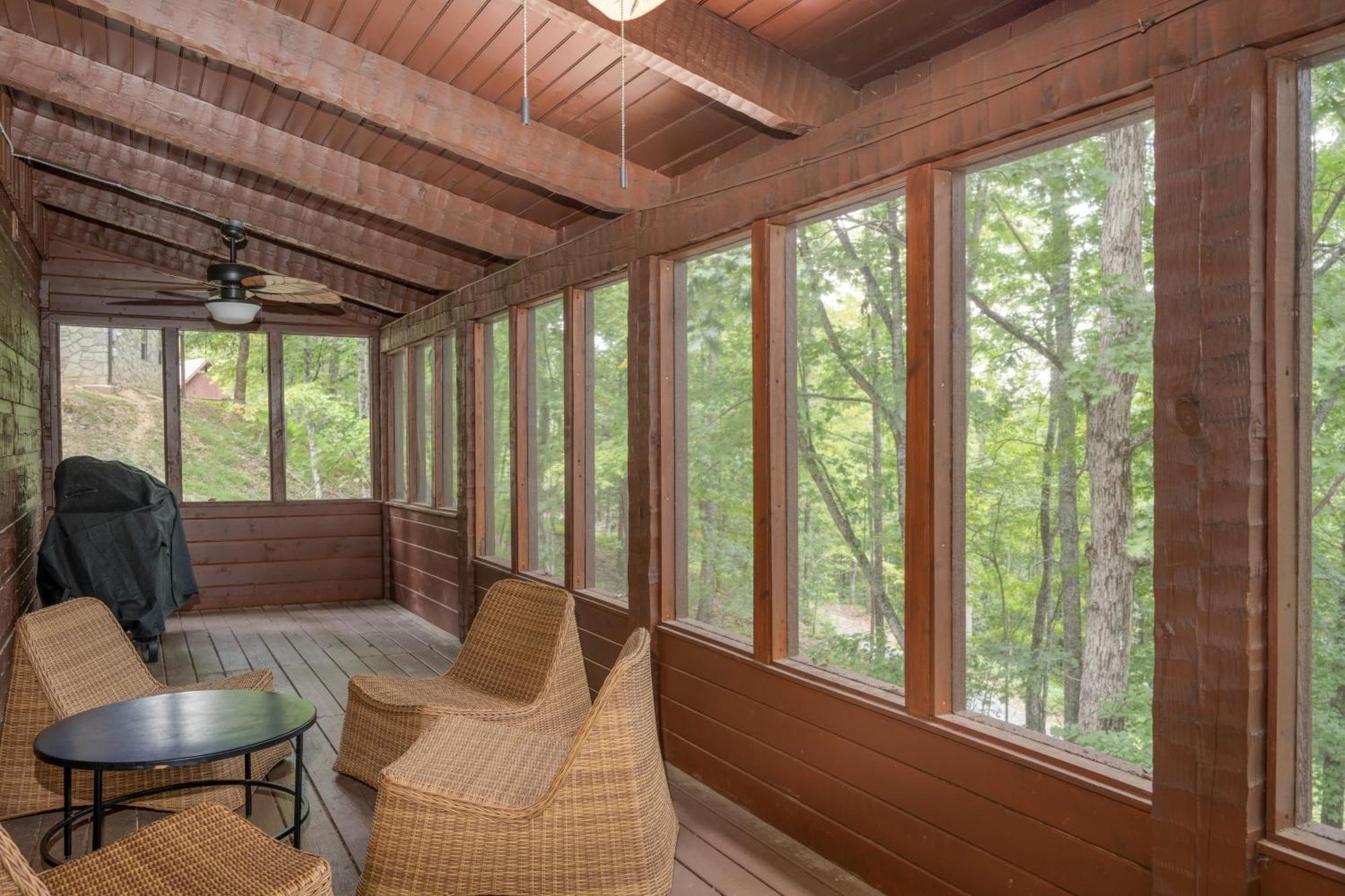 Dudley I By Avantstay Cosy Cabin W Hot Tub Incredible Views Пиджен Фордж Екстериор снимка